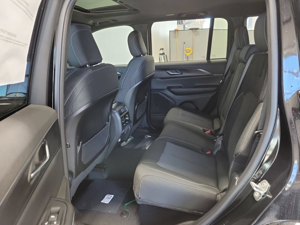 New 2026 Jeep Grand Cherokee Laredo X AWD/4WD image 9