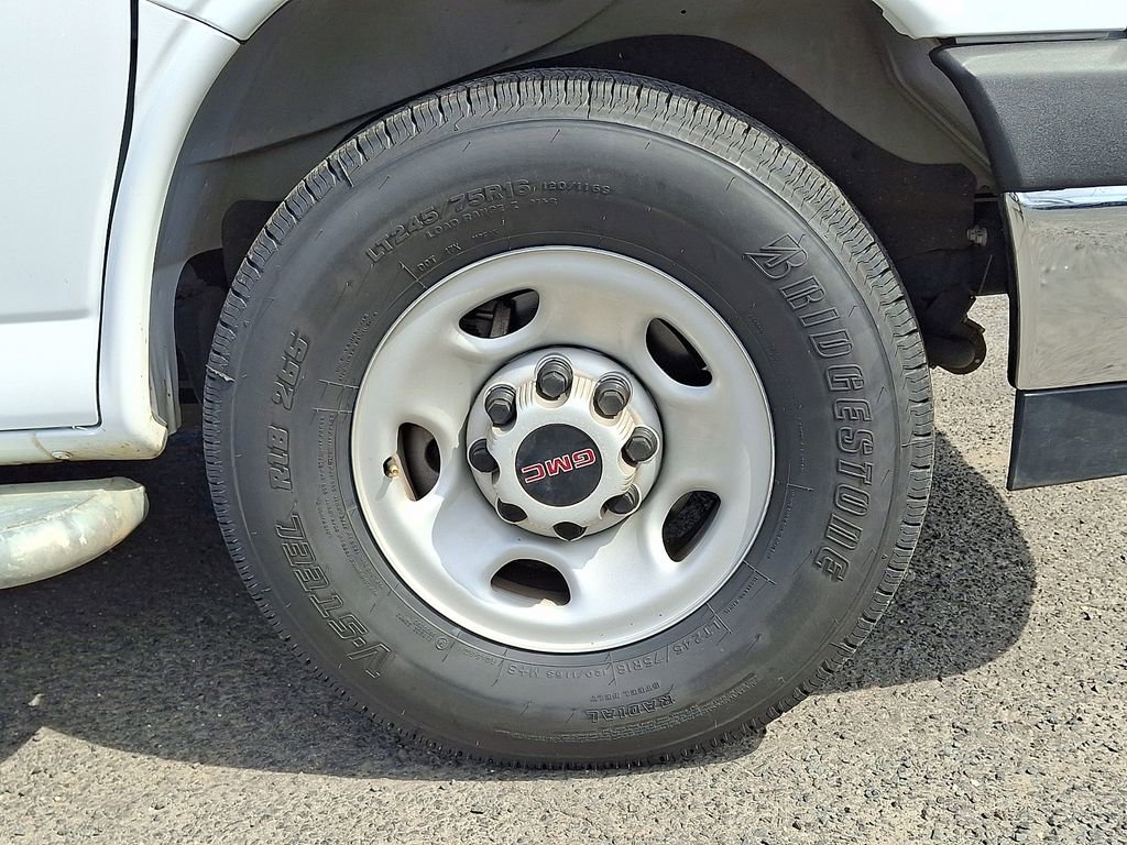 Used 2024 GMC Savana 2500 w/ Driver Convenience Package image 33