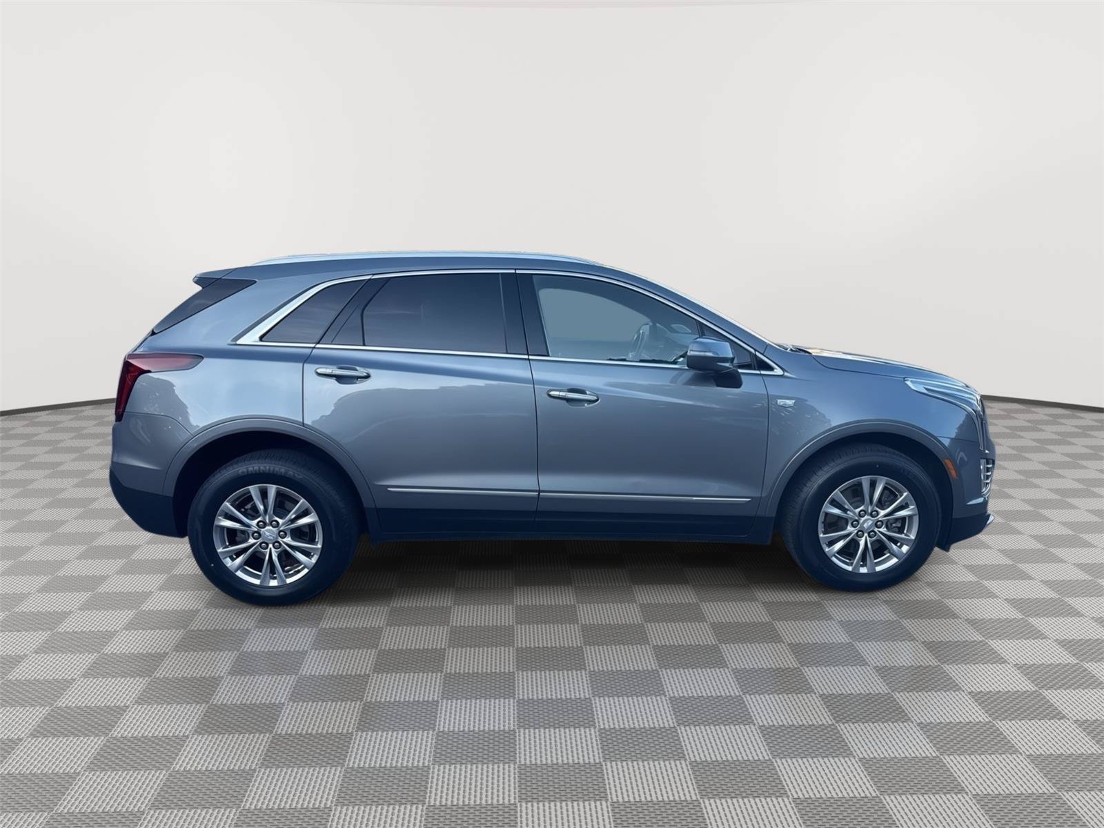 Used 2020 Cadillac XT5 Premium Luxury w/ LPO, Floor Liner Package FWD image 5