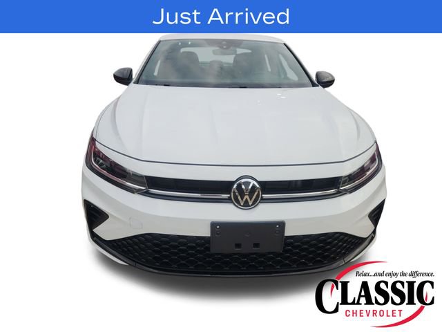 Used 2025 Volkswagen Jetta Sport FWD image 3