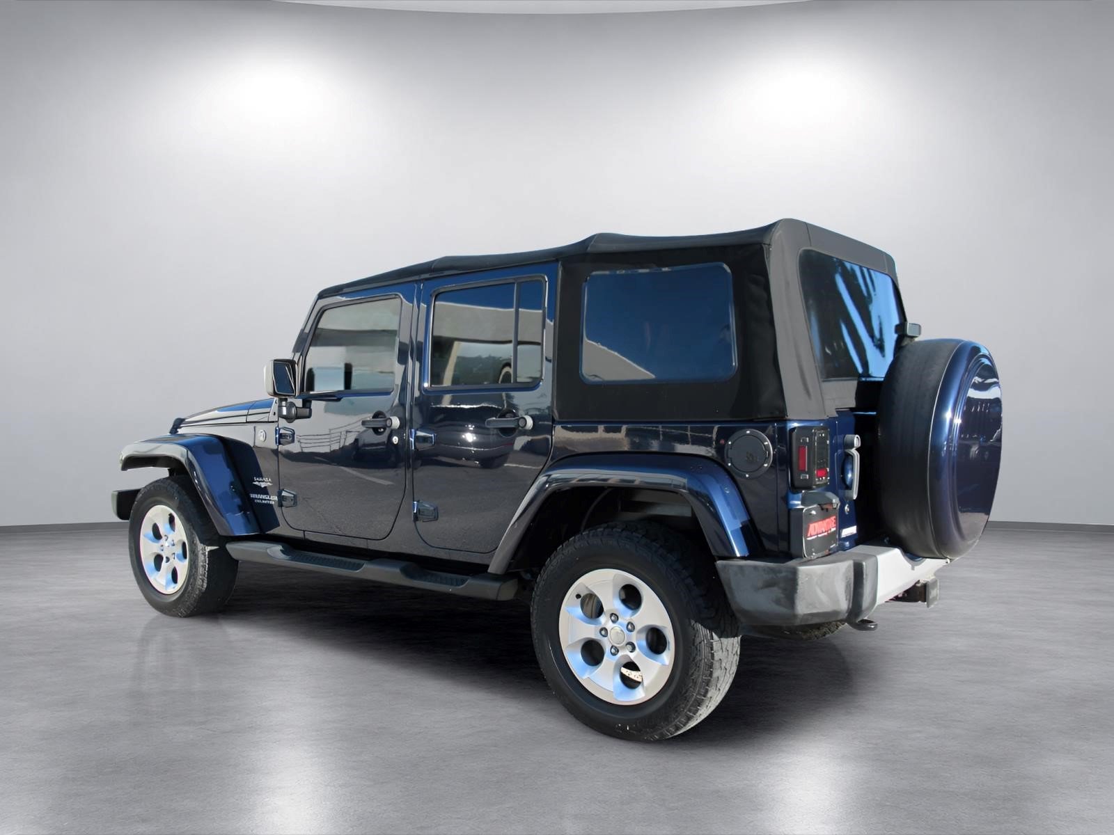 Used 2013 Jeep Wrangler Unlimited Sahara w/ Connectivity Group AWD/4WD image 5