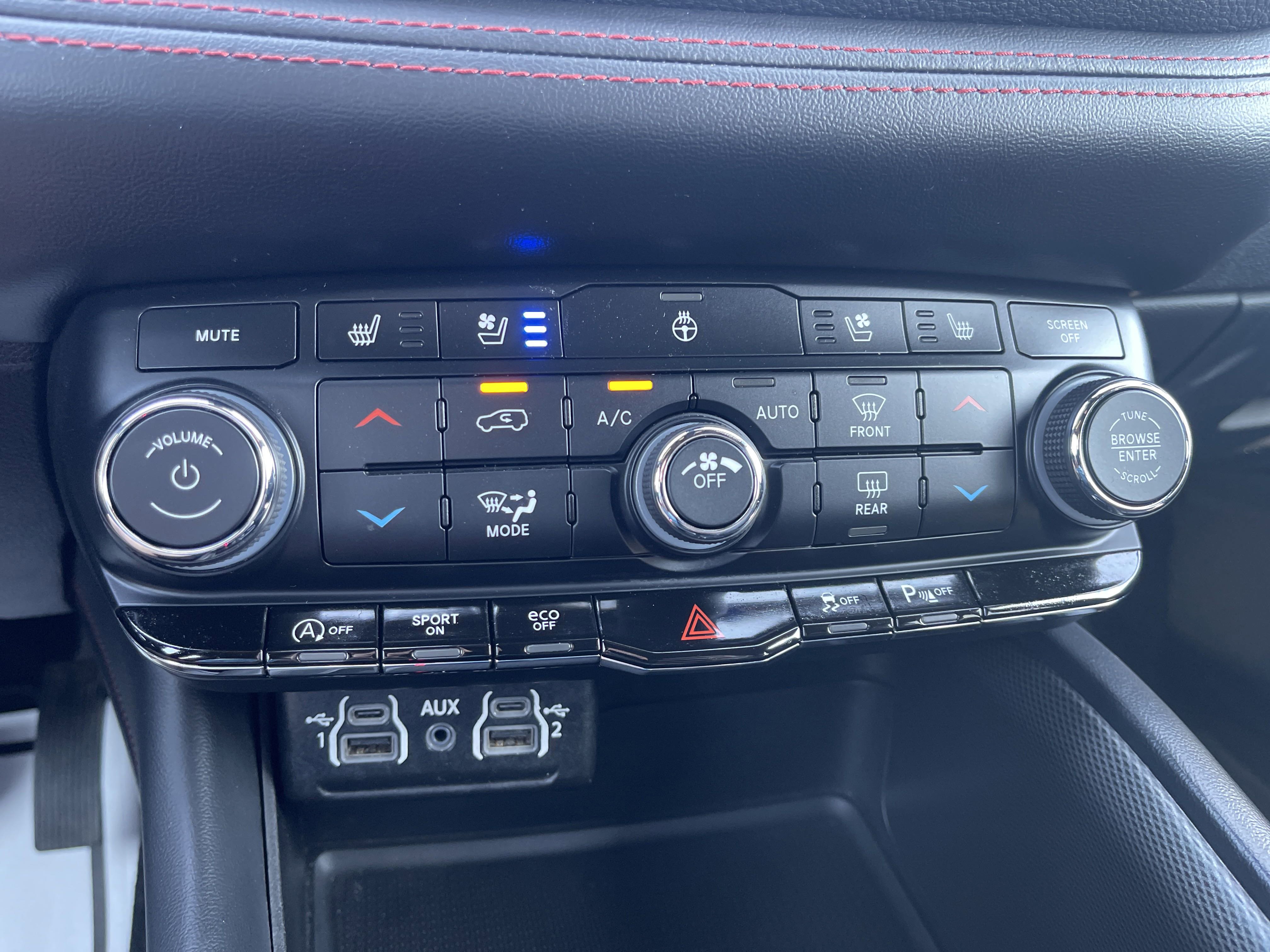 Used 2024 Dodge Durango GT image 28