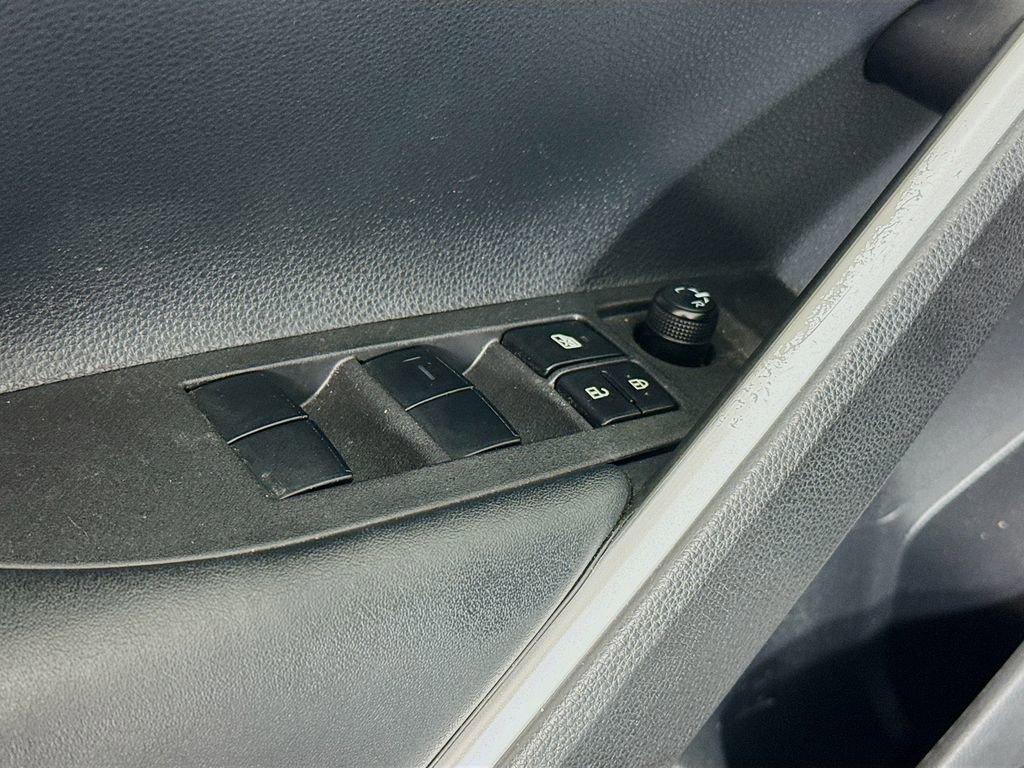 Certified 2025 Toyota Corolla Cross L image 11