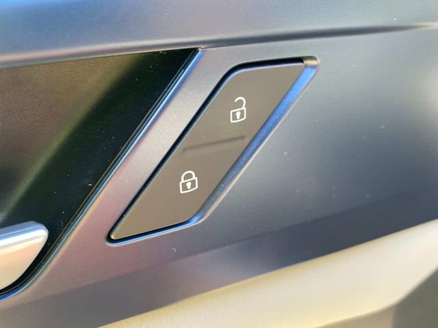 Used 2022 Volkswagen Taos SE FWD image 14