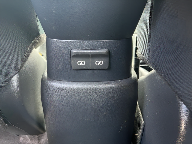 Used 2024 Nissan Kicks S FWD image 31