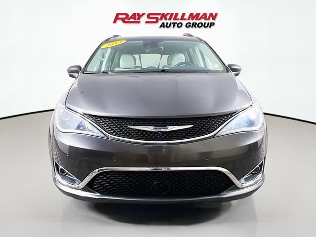 Used 2019 Chrysler Pacifica Touring-L Plus w/ Advanced Safetytec Group FWD image 2