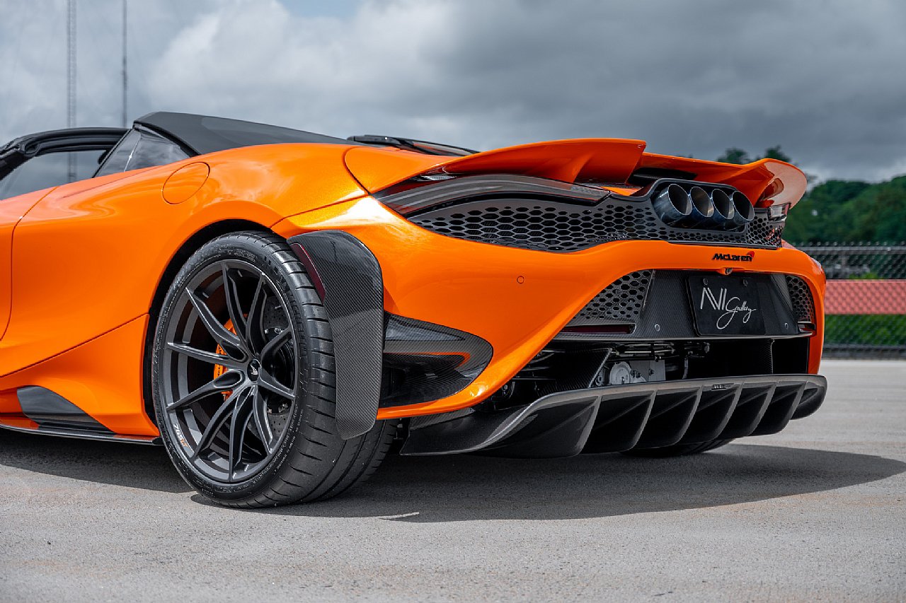 Used 2022 McLaren 765LT RWD image 15