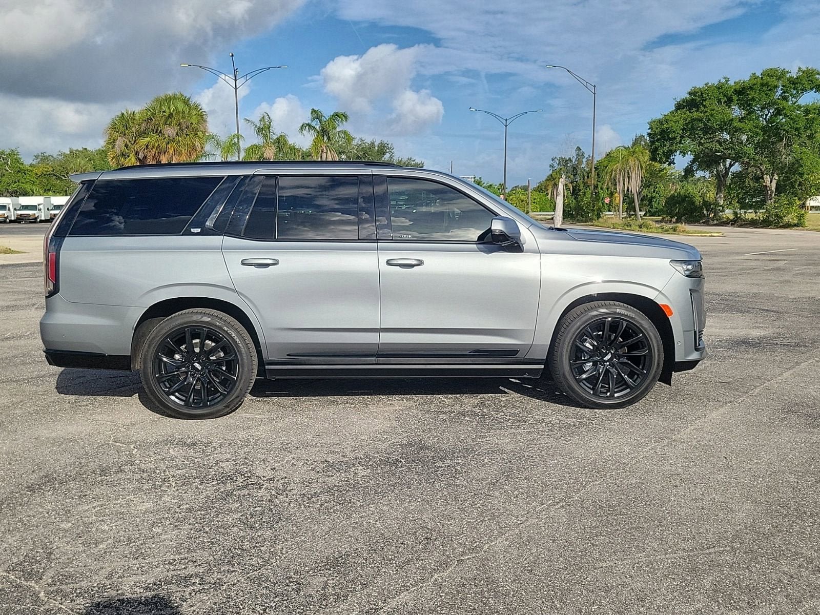 Used 2023 Cadillac Escalade Sport w/ LPO, ONYX Package AWD/4WD image 5