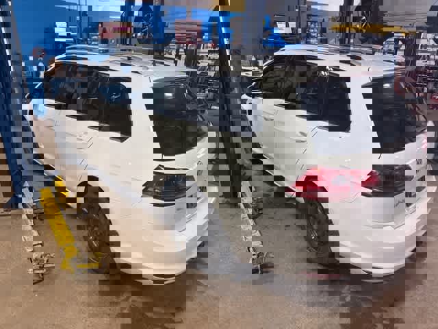 Used 2015 Volkswagen Golf TDI SEL w/ Lighting Package (SEL) image 8