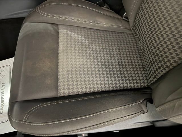 Used 2021 Dodge Challenger SXT image 15