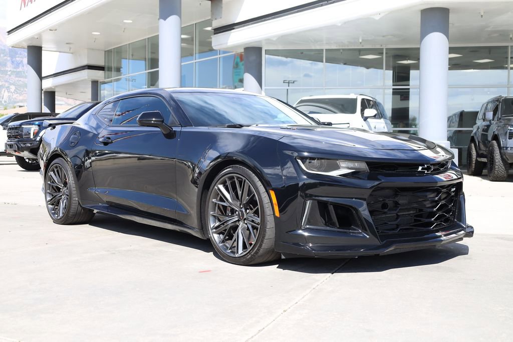 Used 2021 Chevrolet Camaro ZL1 RWD image 8
