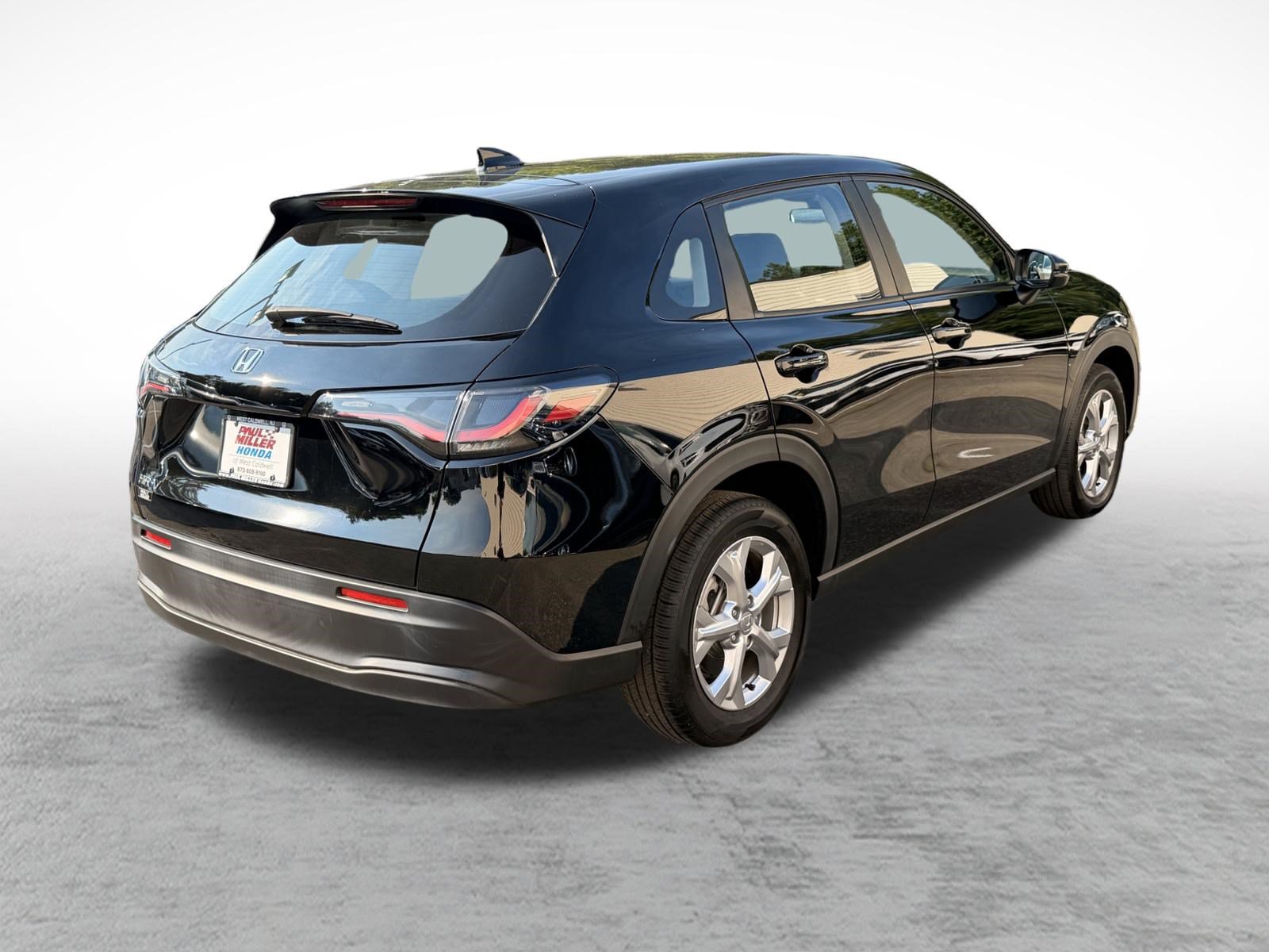 Certified 2024 Honda HR-V LX image 6