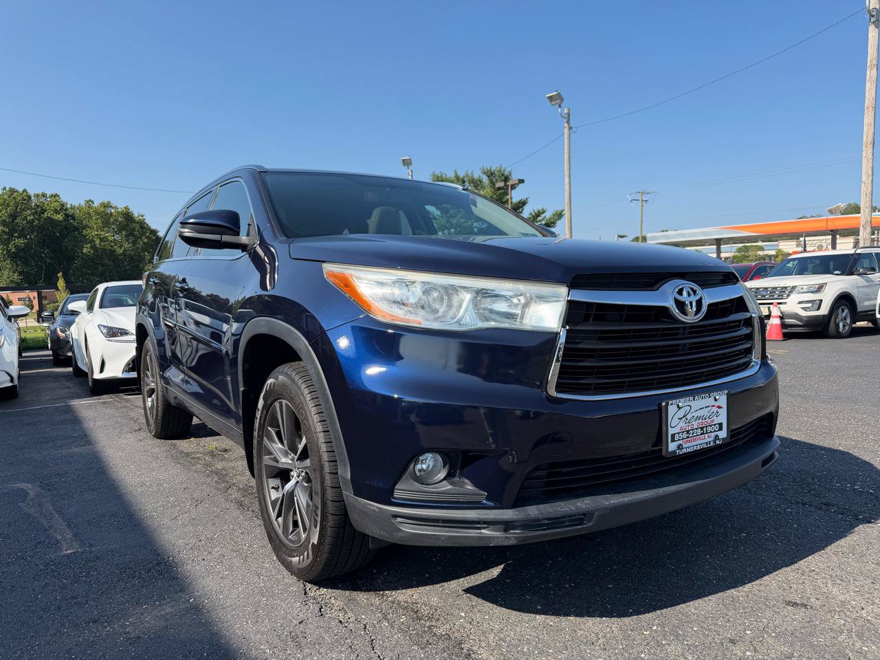 Used 2016 Toyota Highlander XLE w/ Protection Package #3 AWD/4WD image 3