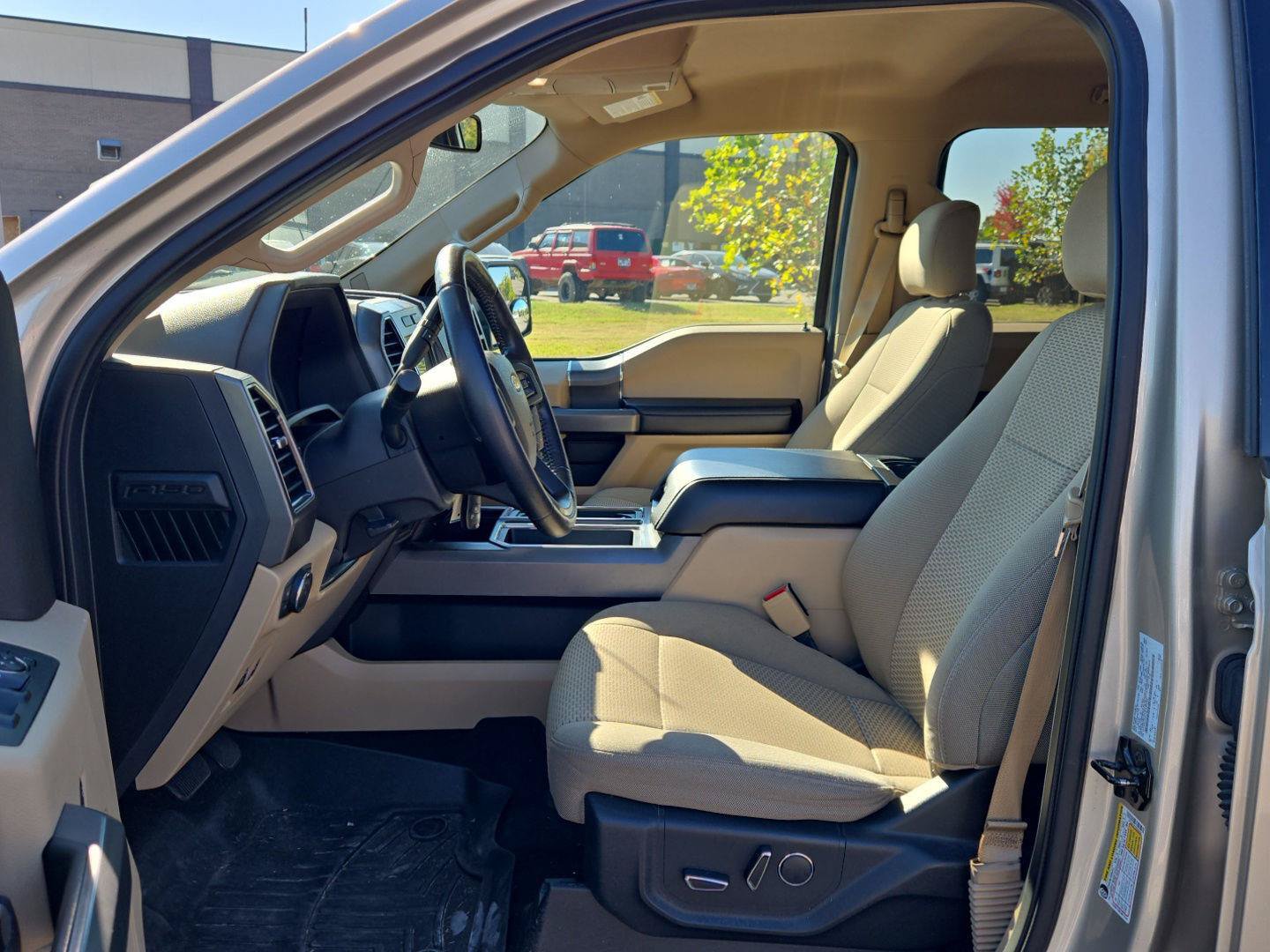 Used 2017 Ford F150 XLT w/ Equipment Group 302A Luxury AWD/4WD image 16