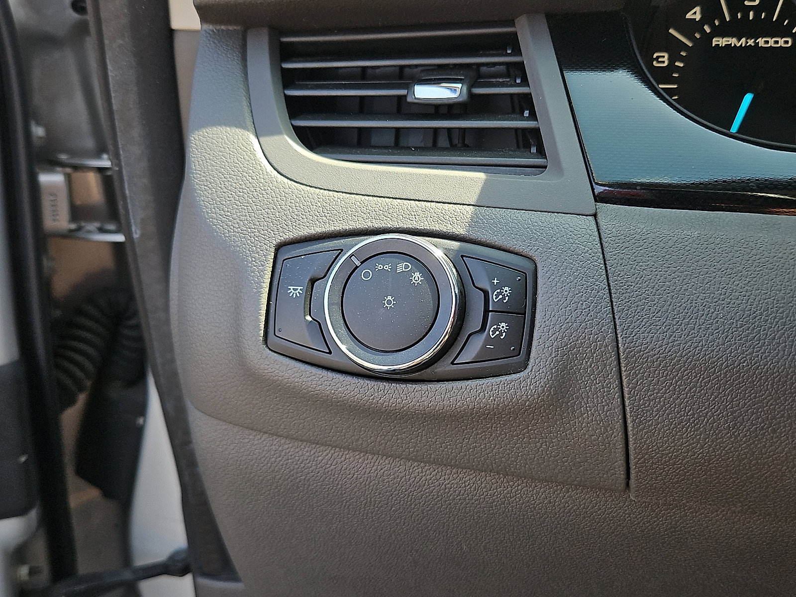 Used 2013 Ford Edge SE FWD image 23