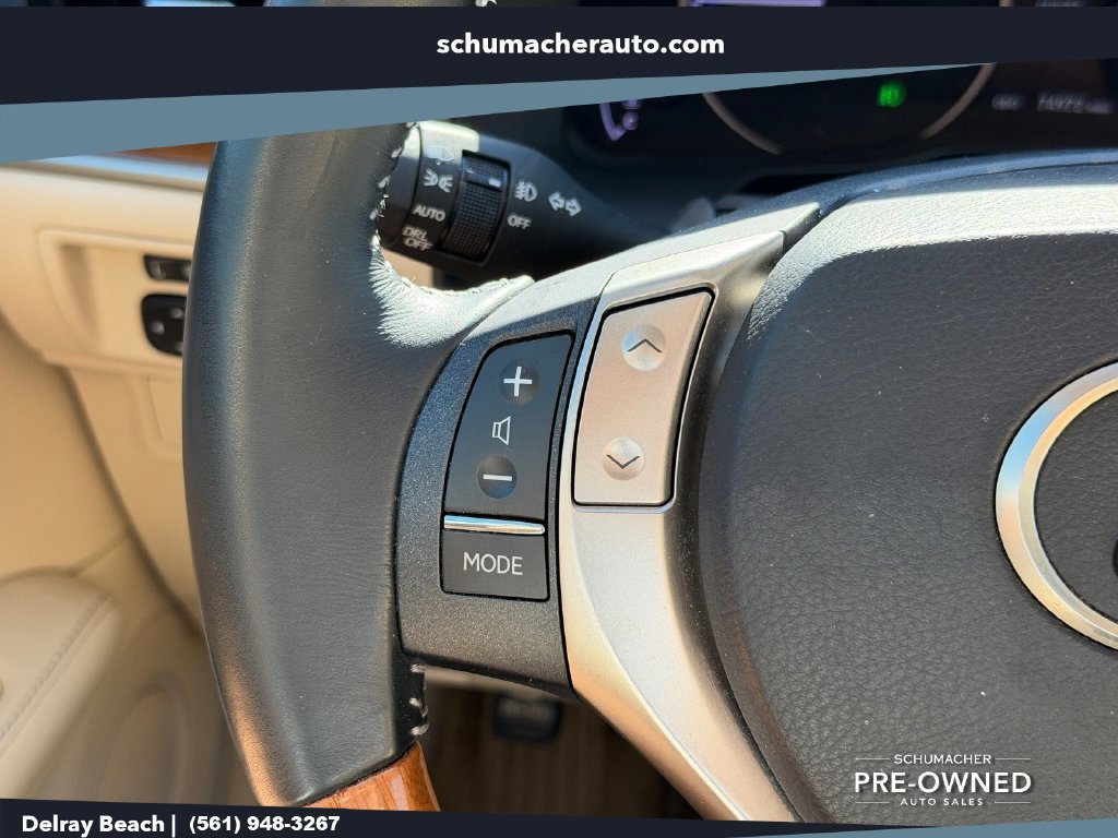 Used 2014 Lexus ES 300h w/ Premium Package w/Bamboo Trim FWD image 31