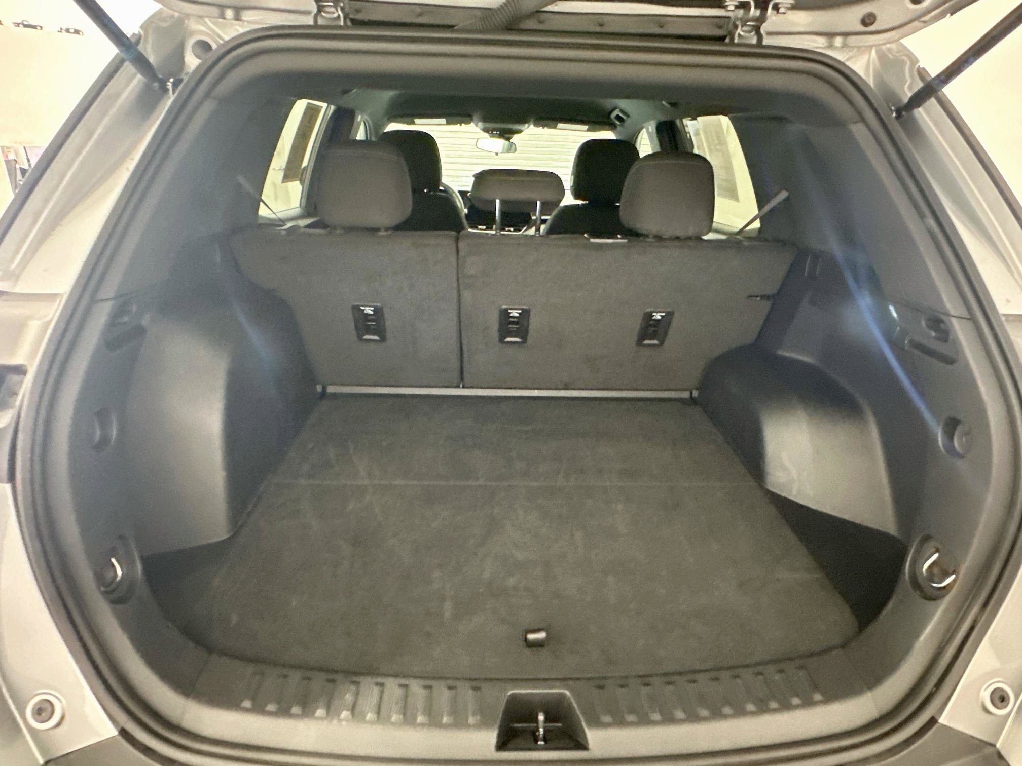 Used 2025 Chevrolet Equinox LT AWD/4WD image 30
