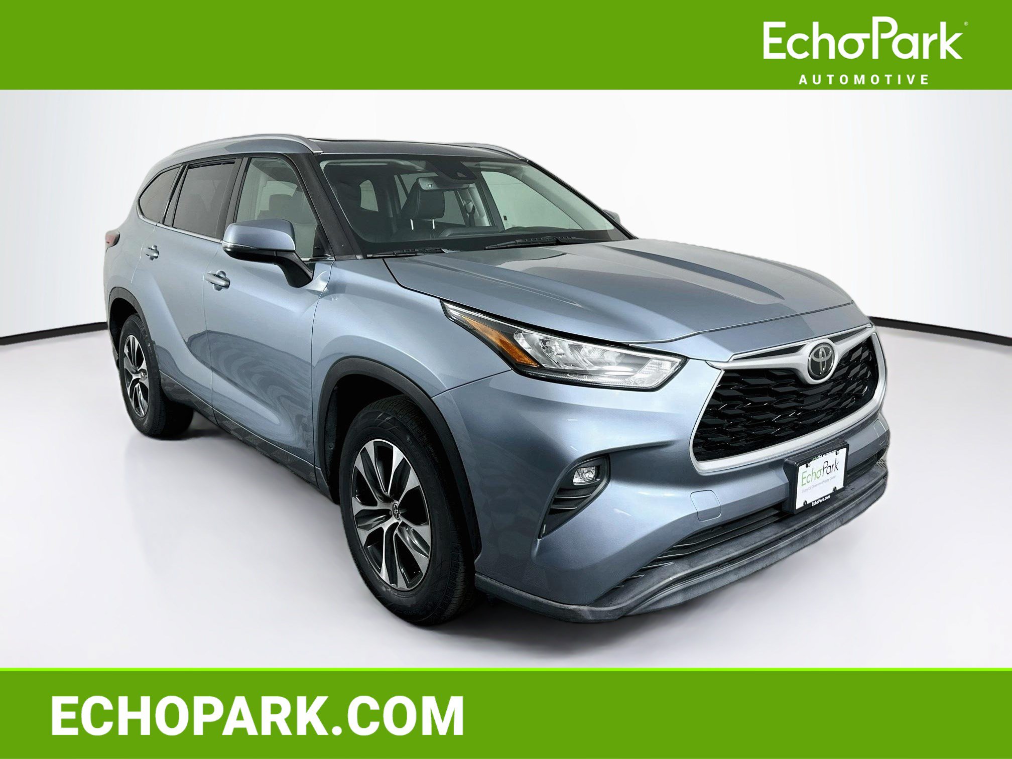 Used 2020 Toyota Highlander XLE FWD image 1