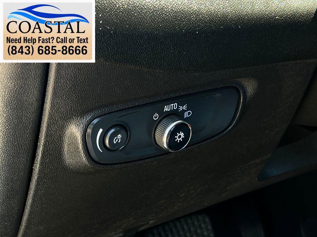 Used 2023 Chevrolet Equinox LS w/ LS Convenience Package FWD image 9