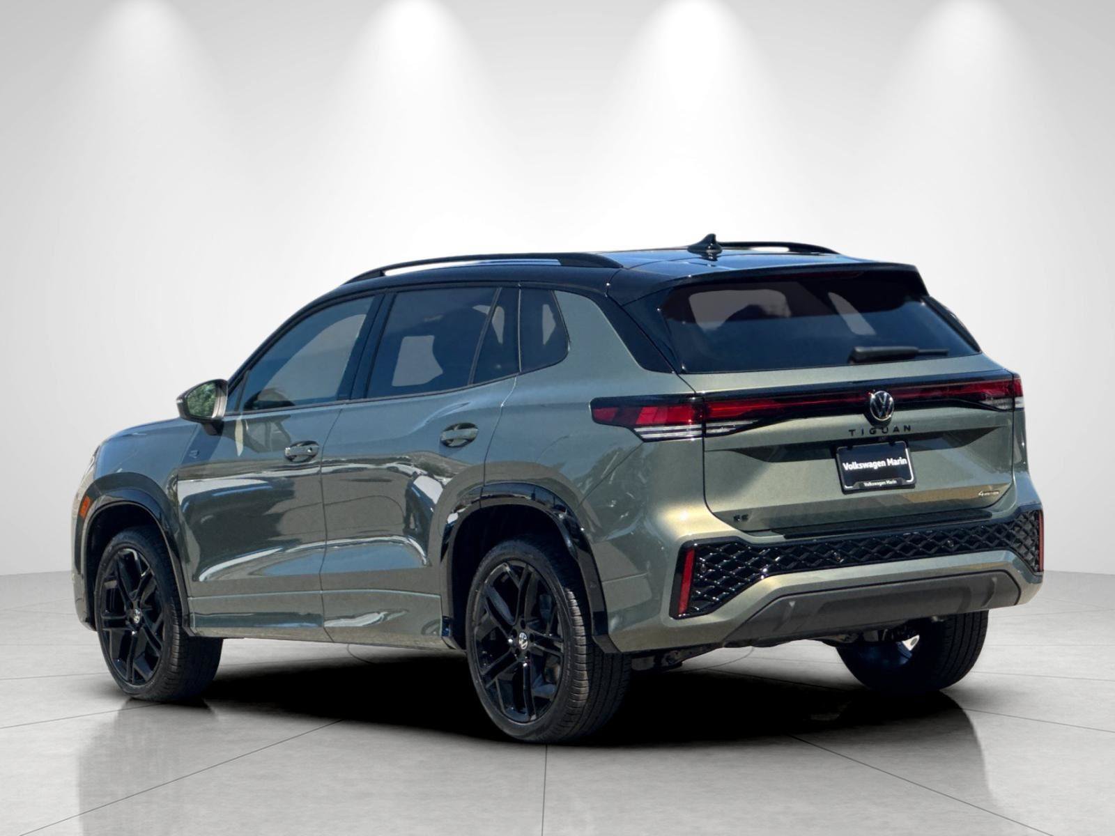 New 2026 Volkswagen Tiguan SE R-Line AWD/4WD image 3