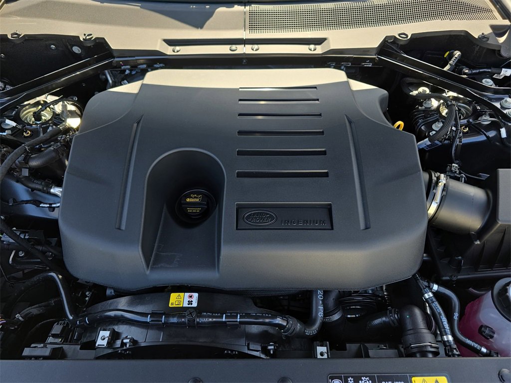 New 2026 Land Rover Defender 130 X-Dynamic SE image 32