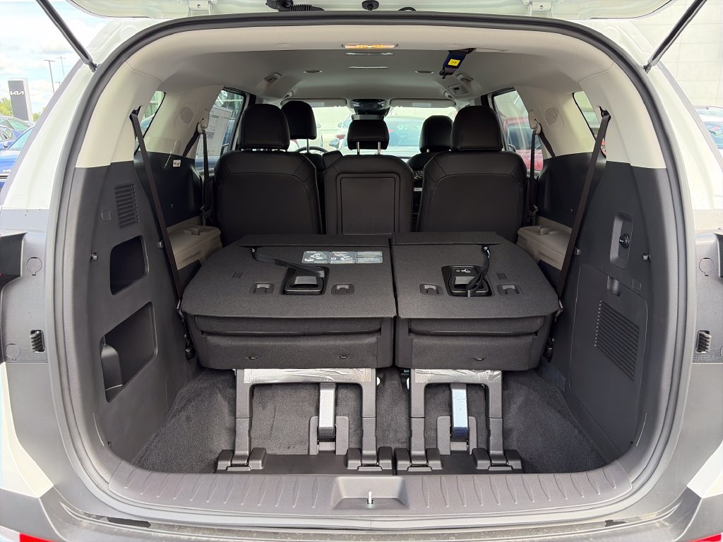 New 2027 Kia Carnival FWD image 7