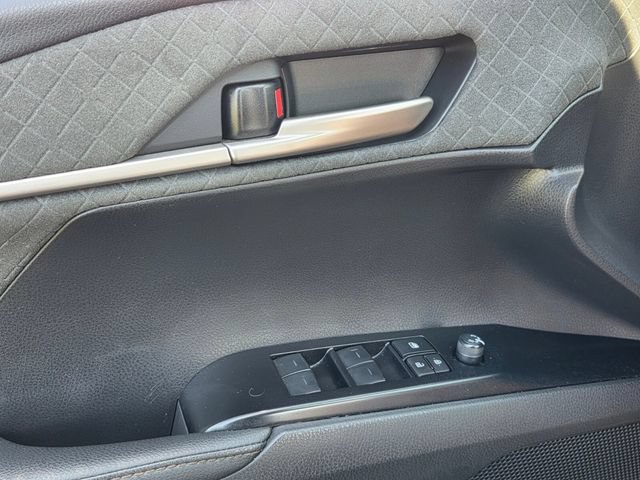 Used 2025 Toyota Camry XLE FWD image 31
