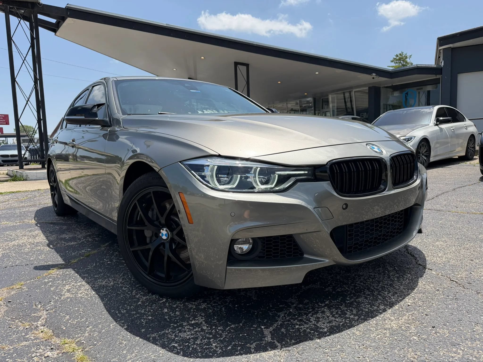 Used 2016 BMW 340i xDrive Sedan AWD/4WD image 3