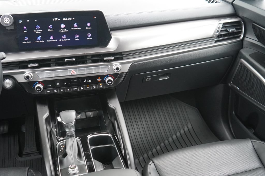 Used 2025 Kia Telluride LX FWD image 23