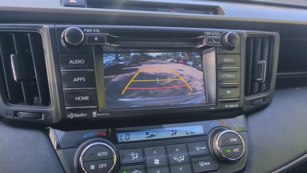 Used 2016 Toyota RAV4 XLE AWD/4WD image 17
