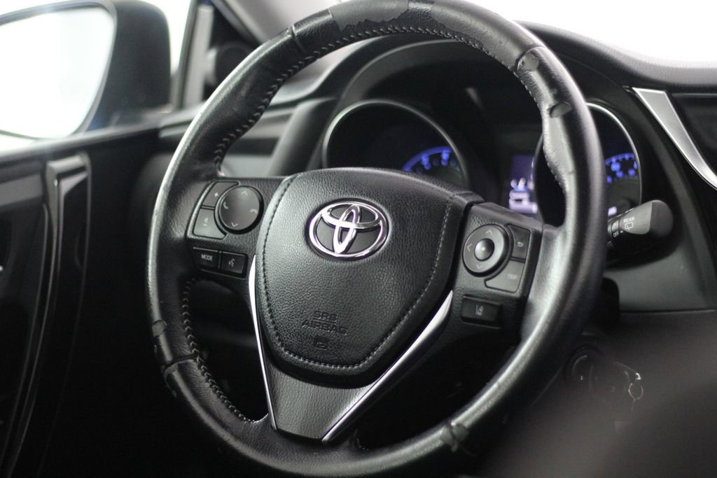Used 2017 Toyota Corolla iM FWD image 11