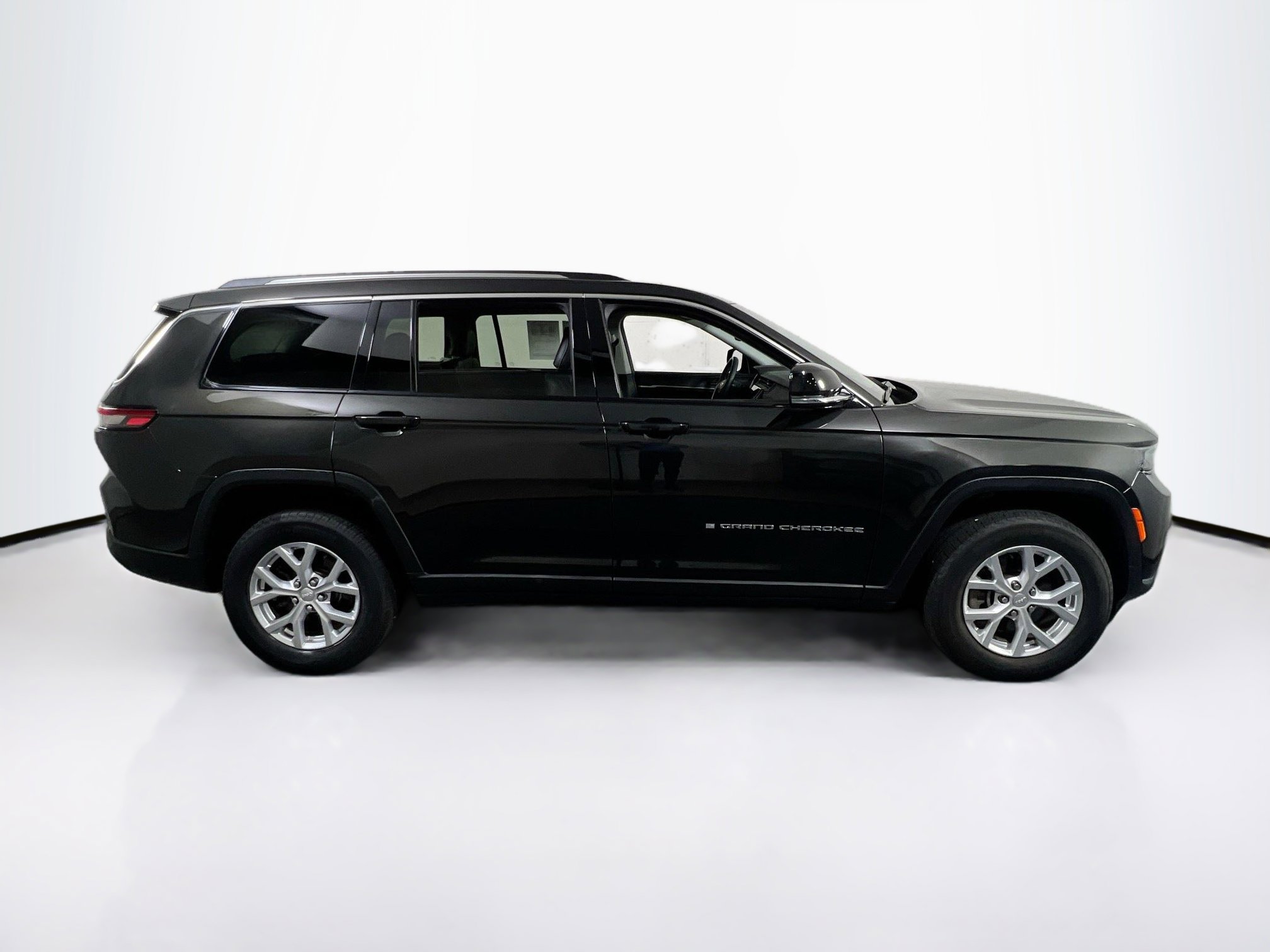 Used 2023 Jeep Grand Cherokee L Limited image 4