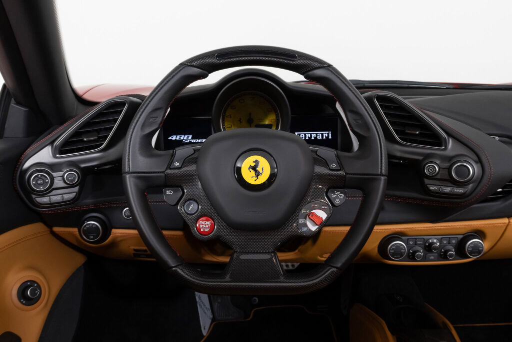 Used 2018 Ferrari 488 Spider image 32