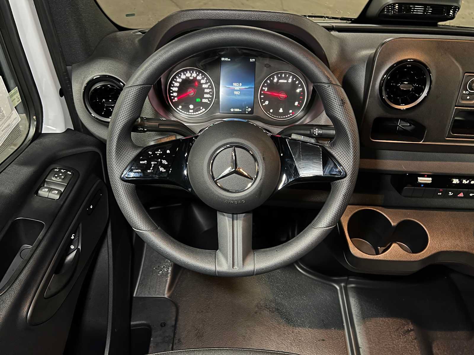 Used 2025 Mercedes-Benz Sprinter 2500 image 24