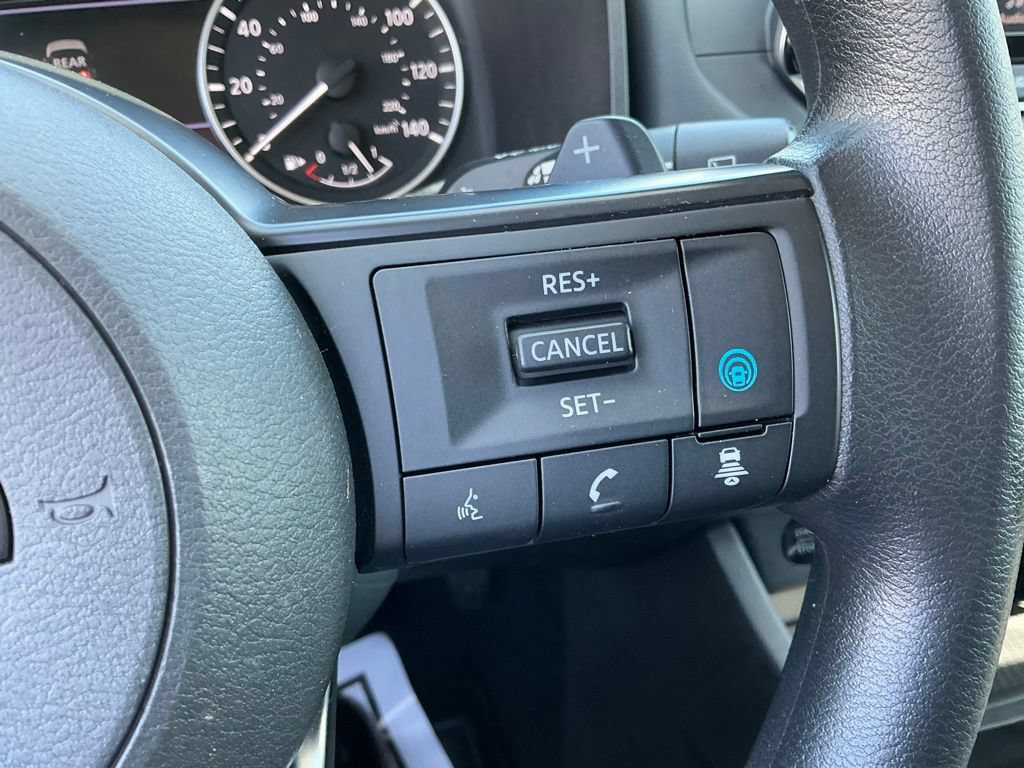 Used 2024 Nissan Rogue SV FWD image 34