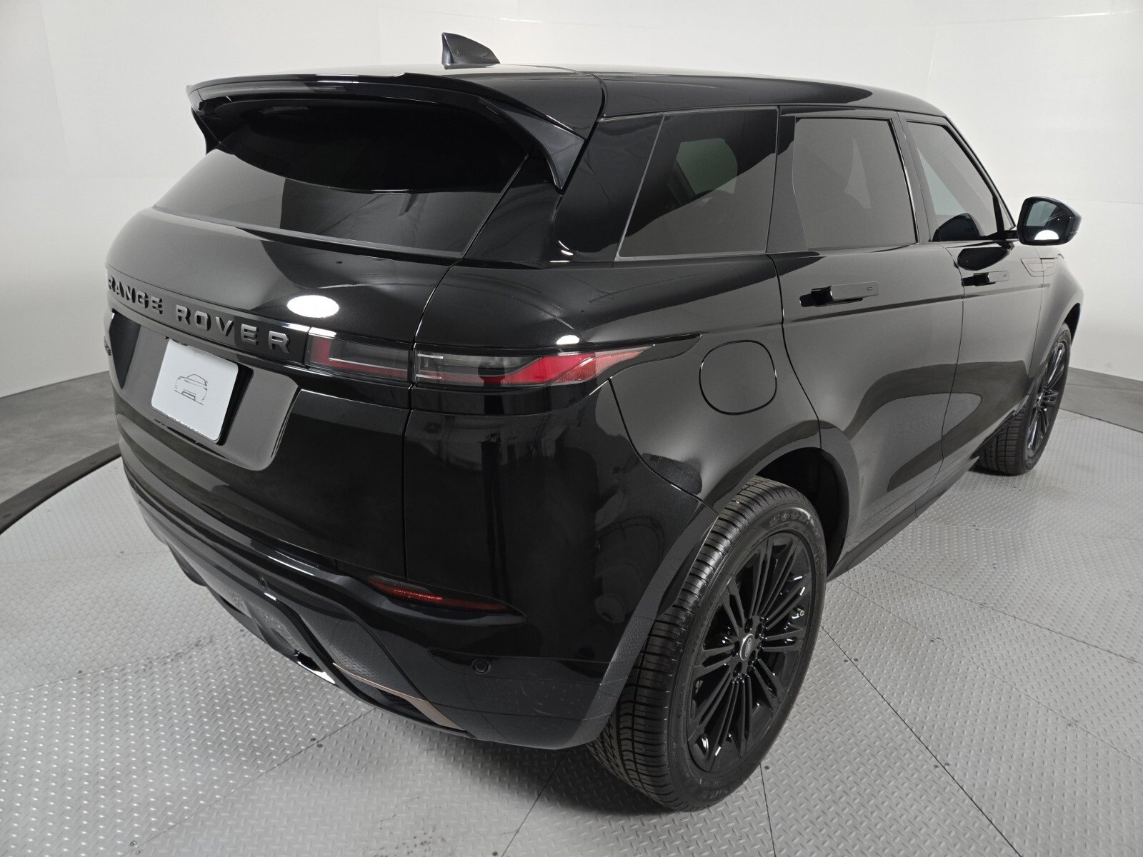 Used 2024 Land Rover Range Rover Evoque Dynamic SE image 2