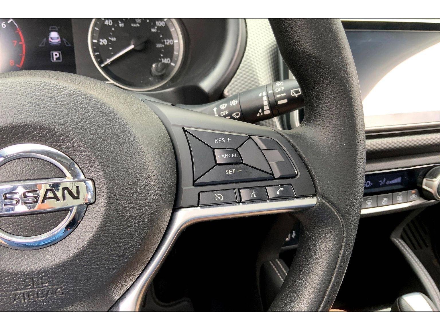 Used 2018 Nissan Kicks SV image 17