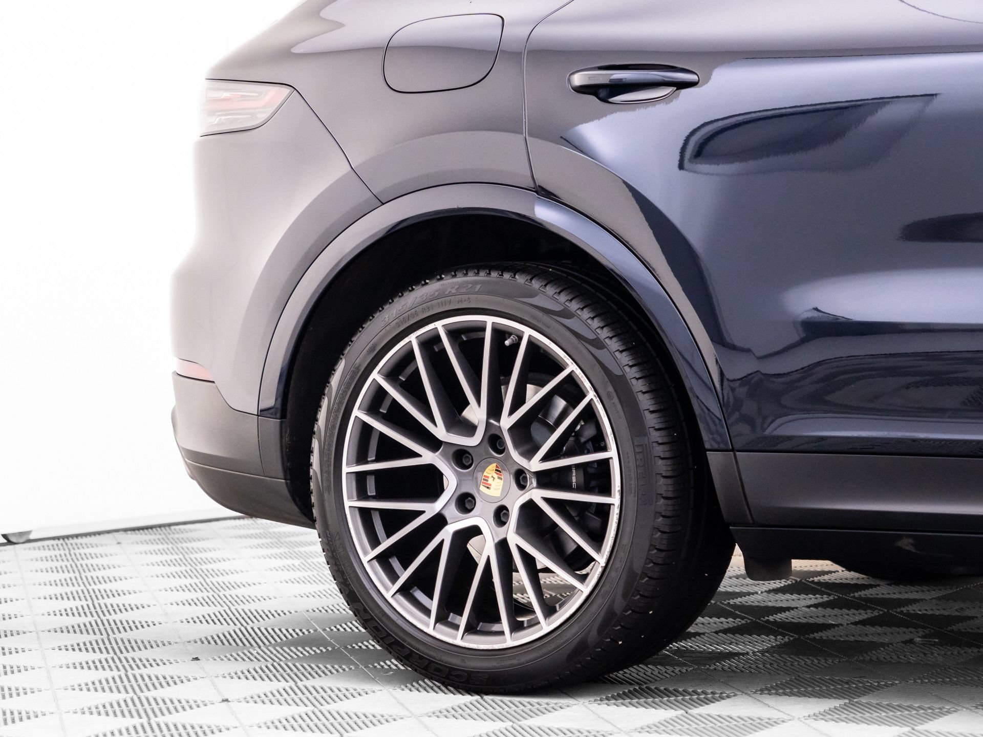 Used 2020 Porsche Cayenne AWD/4WD image 36