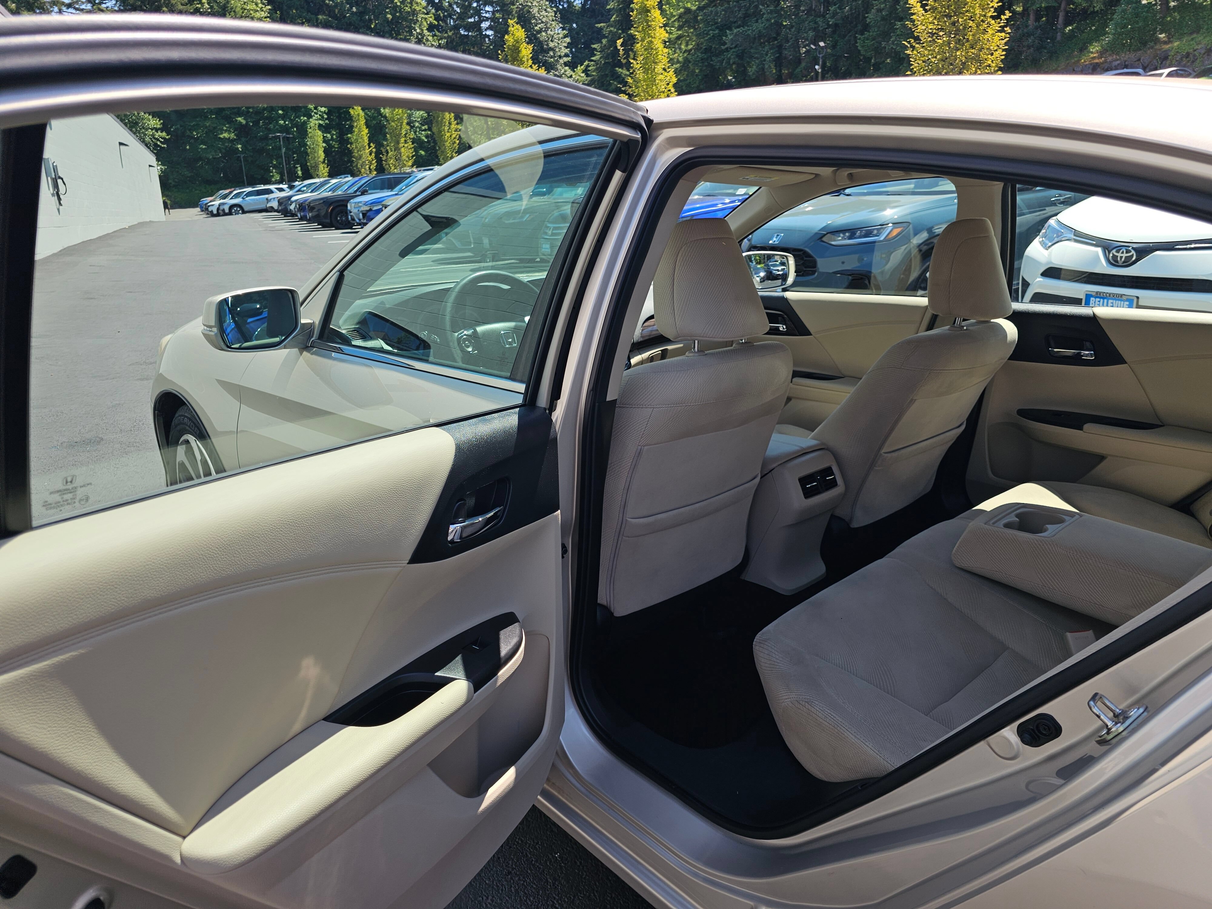 Used 2016 Honda Accord EX image 19