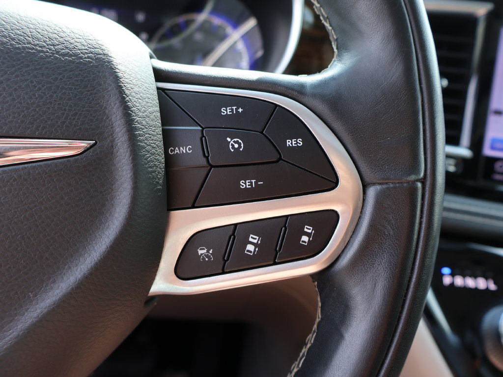 Used 2022 Chrysler Pacifica Limited FWD image 29