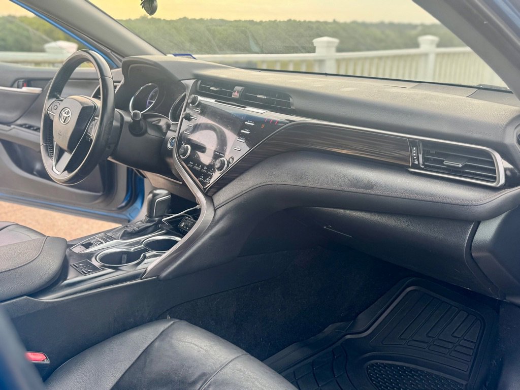 Used 2019 Toyota Camry XLE image 17