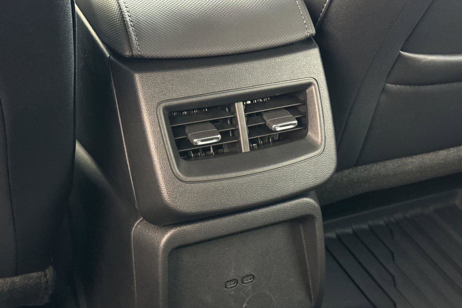 Used 2026 Chevrolet Equinox EV LT image 15