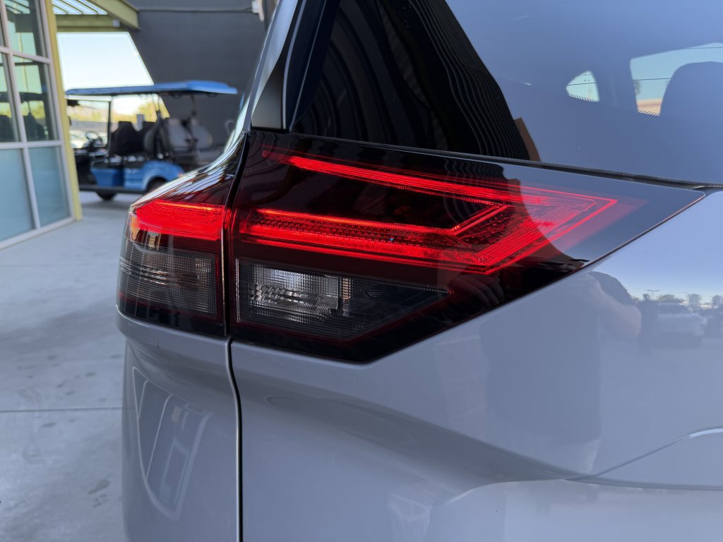 Used 2025 Nissan Rogue SV image 14