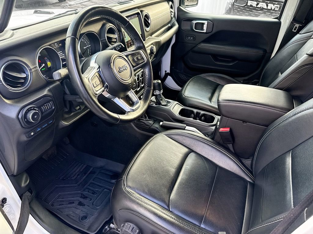 Used 2022 Jeep Wrangler Unlimited Sahara image 25