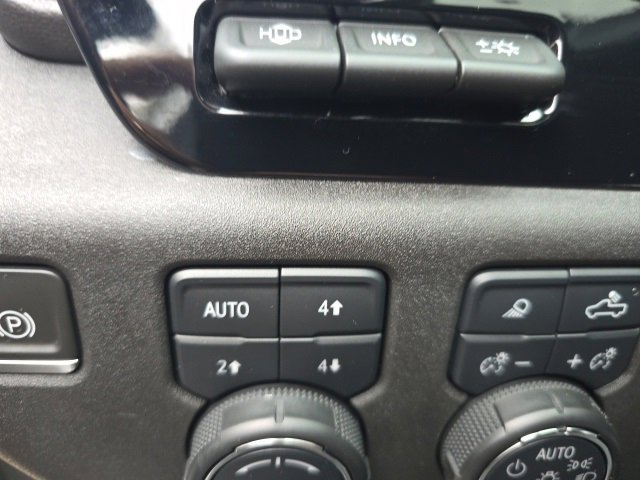 Used 2024 Chevrolet Silverado 1500 High Country image 19