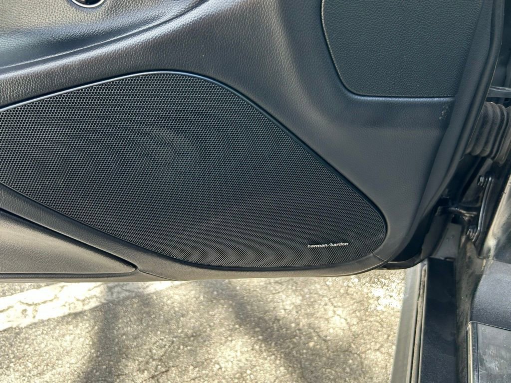 Used 2011 Mercedes-Benz SL 550 image 11