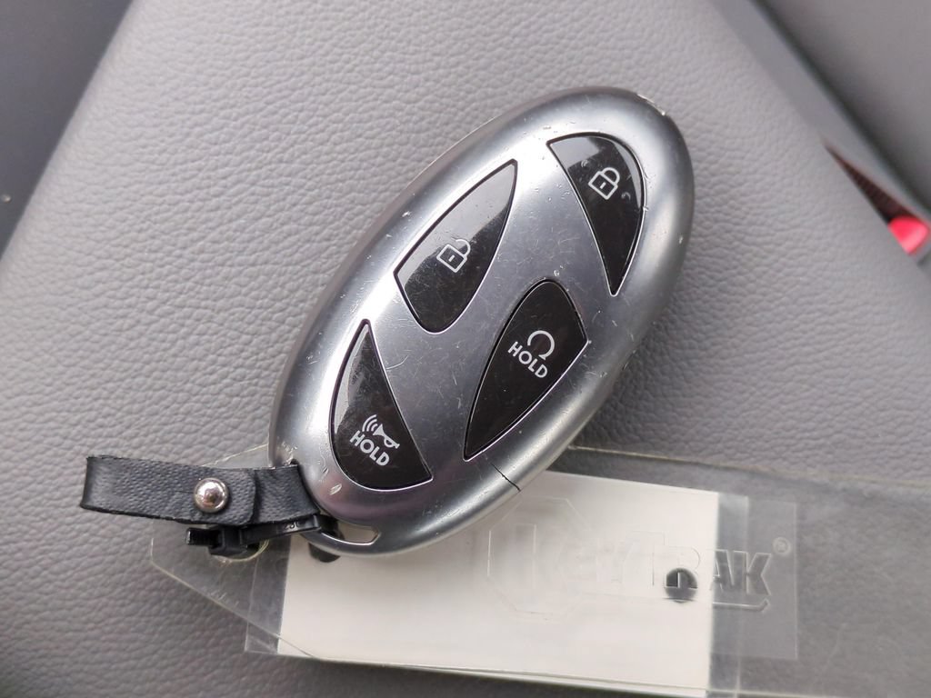 Certified 2024 Hyundai Elantra SEL FWD image 23