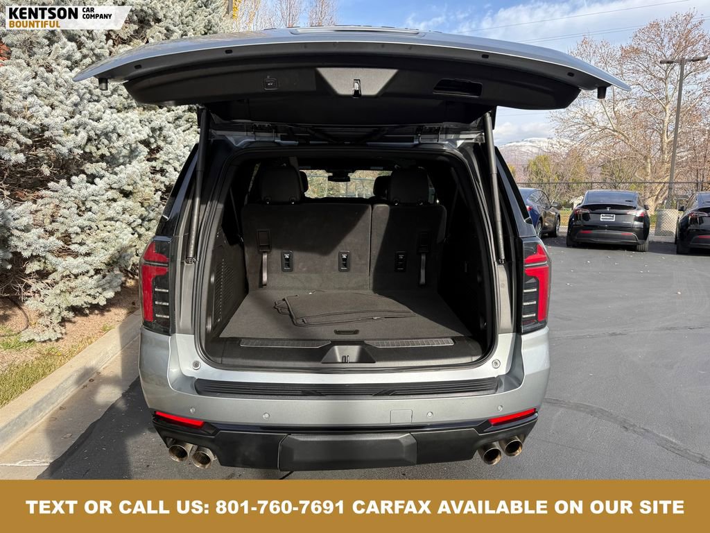 Used 2025 Chevrolet Suburban Z71 image 36