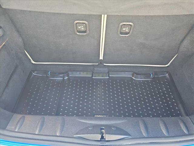 Used 2011 MINI Cooper S image 6