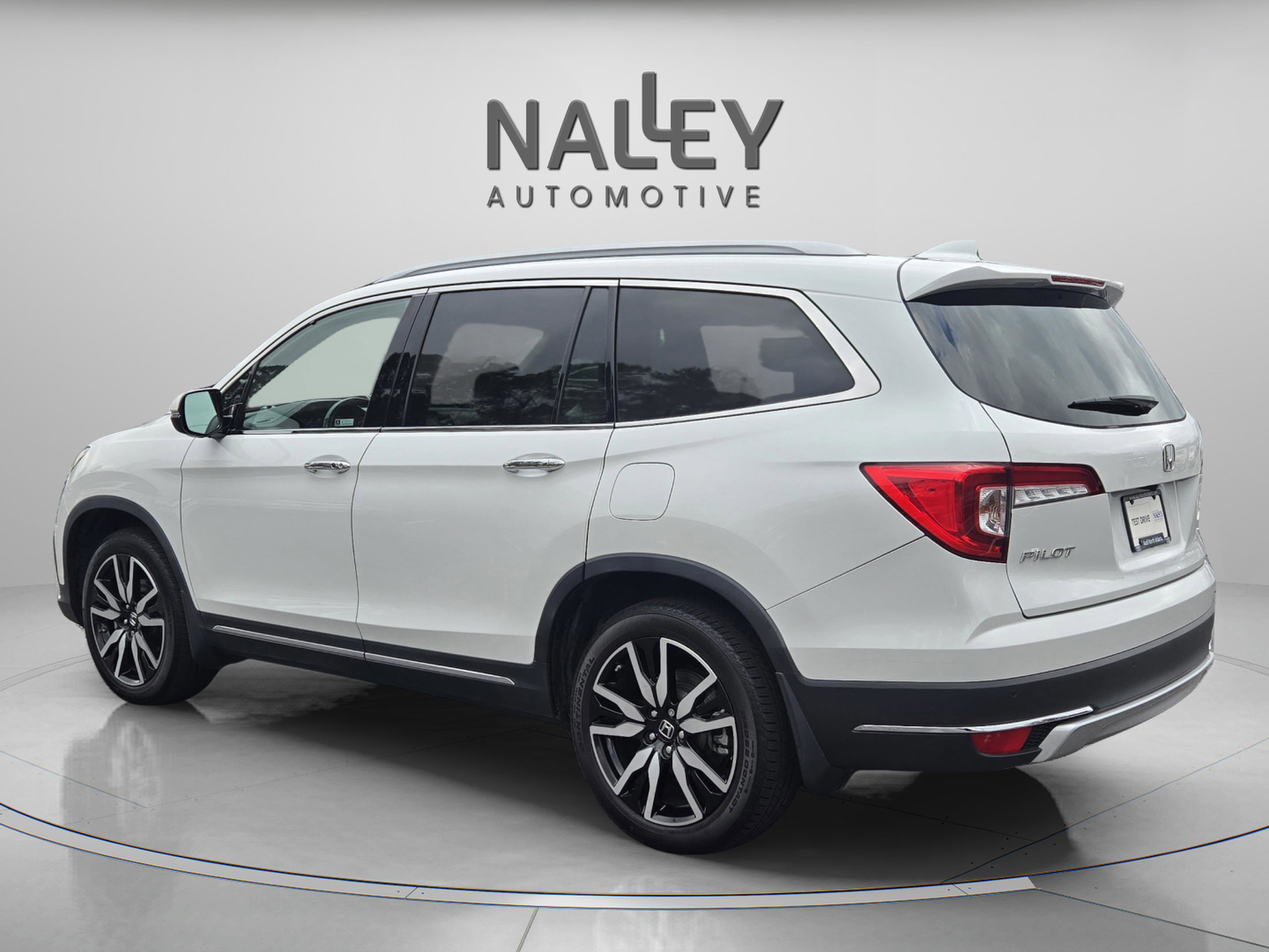 Used 2020 Honda Pilot Elite image 3